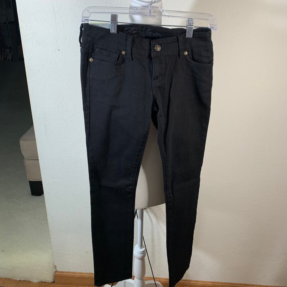 Taylor Women's Black Skinny Jean Size 32"